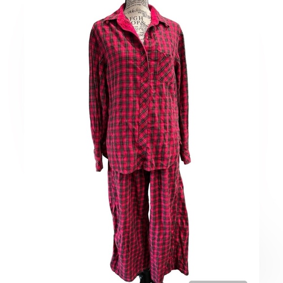Victoria’s Secret Plaid Pajamas, Medium - Picture 1 of 8